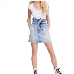 FREE PEOPLE Splendor In The Grass Blue Denim Chambray Skirt Size 2